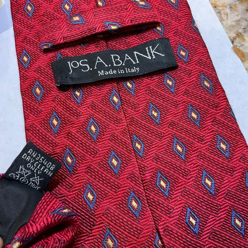 Jos A Bank Silk Luxury Repp Tie Made In Italy Diamond pattern textured  59.3/4L